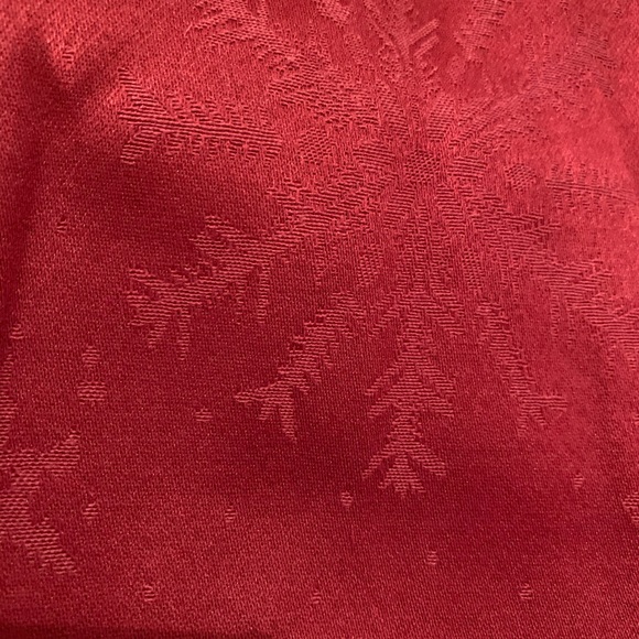 RL Set of 4 Red Snowflakes Print Napkins - Picture 4 of 7